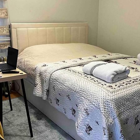 Charming Private Guest House Enfield Εξωτερικό φωτογραφία