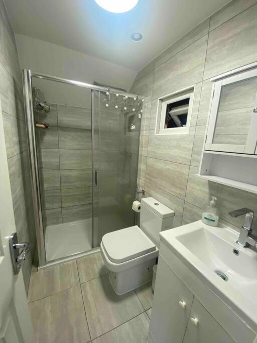 Charming Private Guest House Enfield Εξωτερικό φωτογραφία