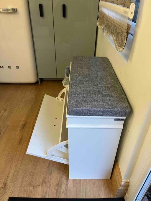 Charming Private Guest House Enfield Εξωτερικό φωτογραφία